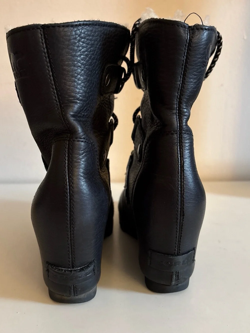 Sorel Joan of Arctic Women's Wedge Chunky Mid Shearling Boot Lace Up Sz 6 Black